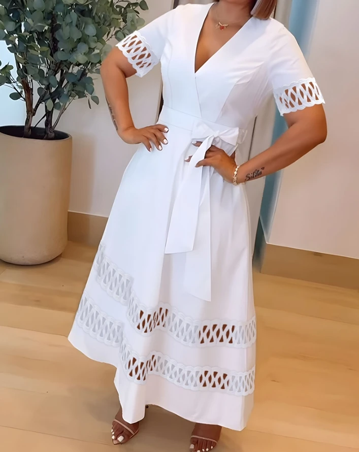 Abito elegante da donna a maniche corte con scollo a V, design ritagliato sulle maniche e sull'orlo, maxi abito con cintura in vita