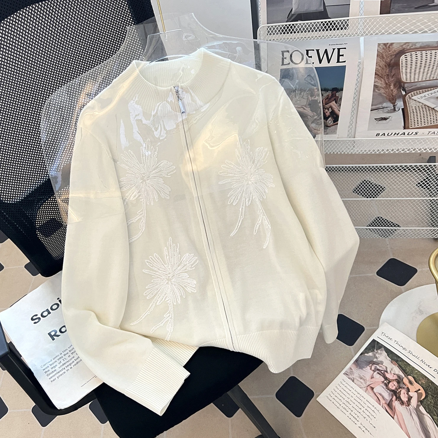 

Silk Wool Knitted Open Cardigan Long Sve Embroidered Sequin Jaet Zipper Closure Women's Faion Ele Sle