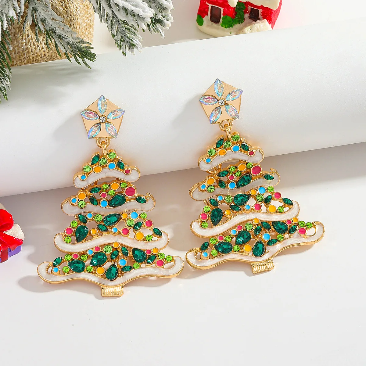 Cross-border Christmas design with diamonds, personalized Christmas tree earrings, colored diamond lights, stars, Christmas earr