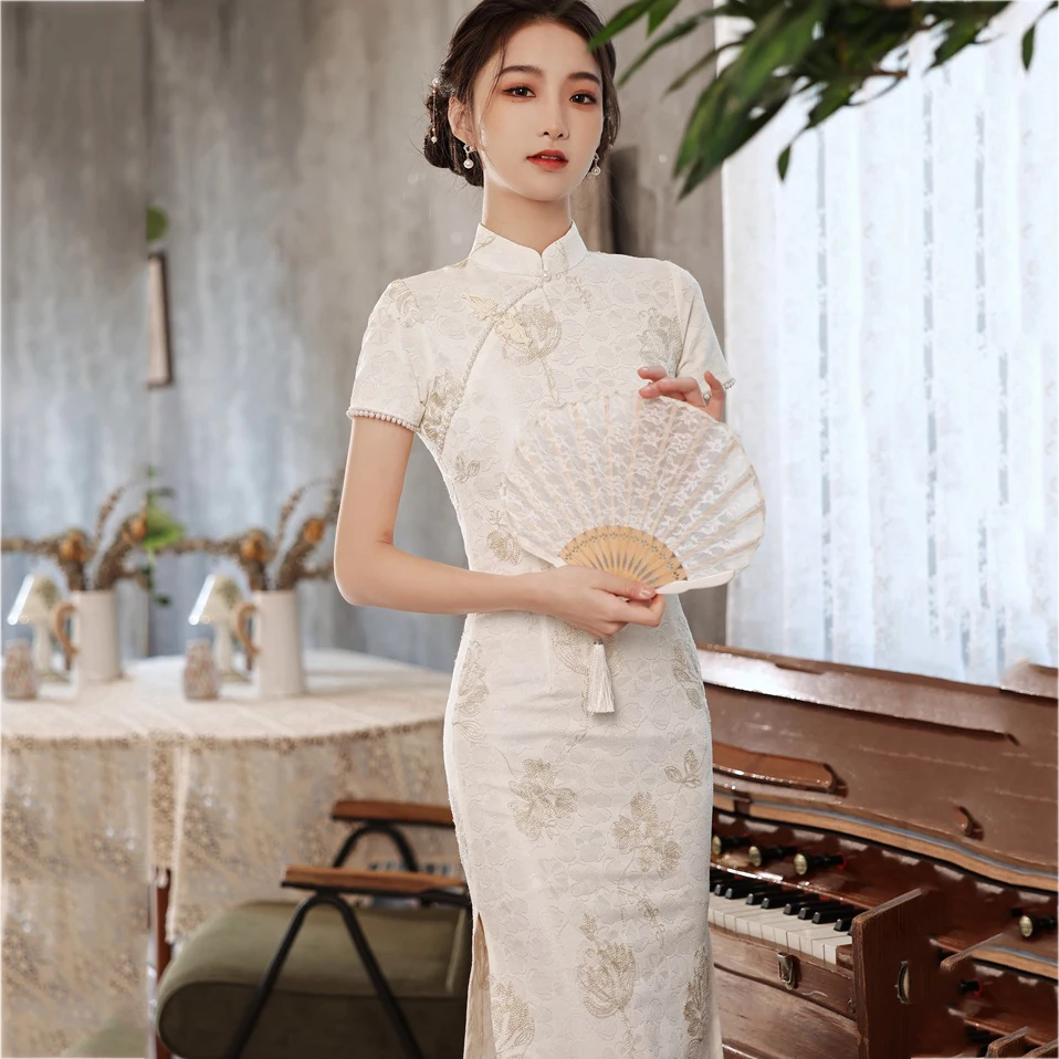 

Classic Elegant White Female Qipao Vintgae Mandarin Collar Lace Flower Cheongsam Sexy Split Vestidos Traditional Chinese Dress