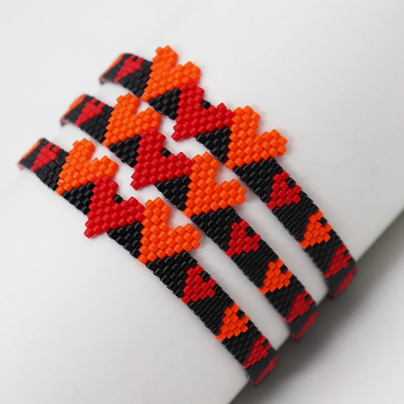 سوار مطرز على شكل قلب عتيق عصري وبسيط ومتعدد الاستخدامات منسوج يدويًا سوار من خرز الأرز البوهيمي قابل للتعديل