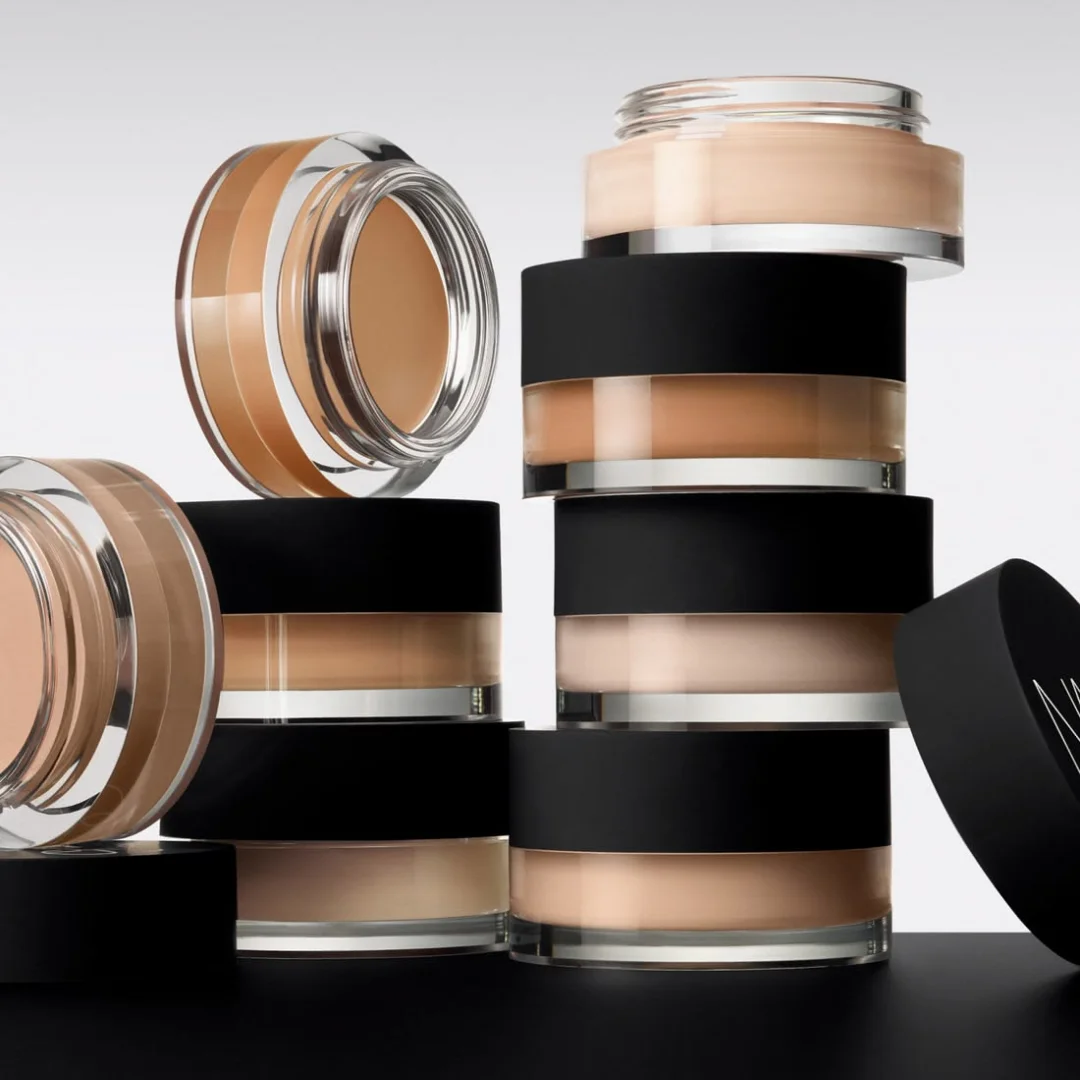 NARS Matte & Shimmer Concealer brightens the complexion and covers imperfections leaving skin looking flawless and radiant