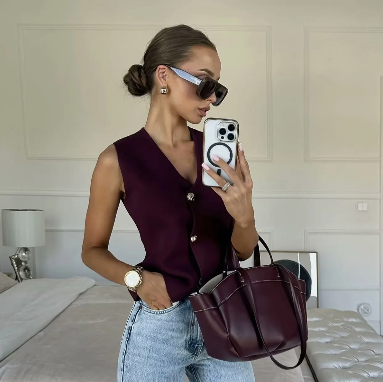 

Comfortable Minimalist Two Button Tops Fashion Knitted Vest Women New Versatile Casual Solid Color Sleeveless Sweater Female