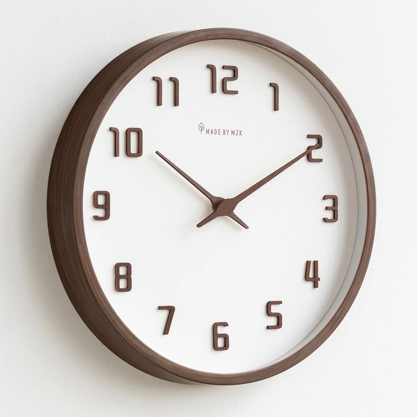 Modern New Wall Clock Living Room 3D Stereo Digital Home Wood Grain Silent Simple Design Large Atmosphere Clock
