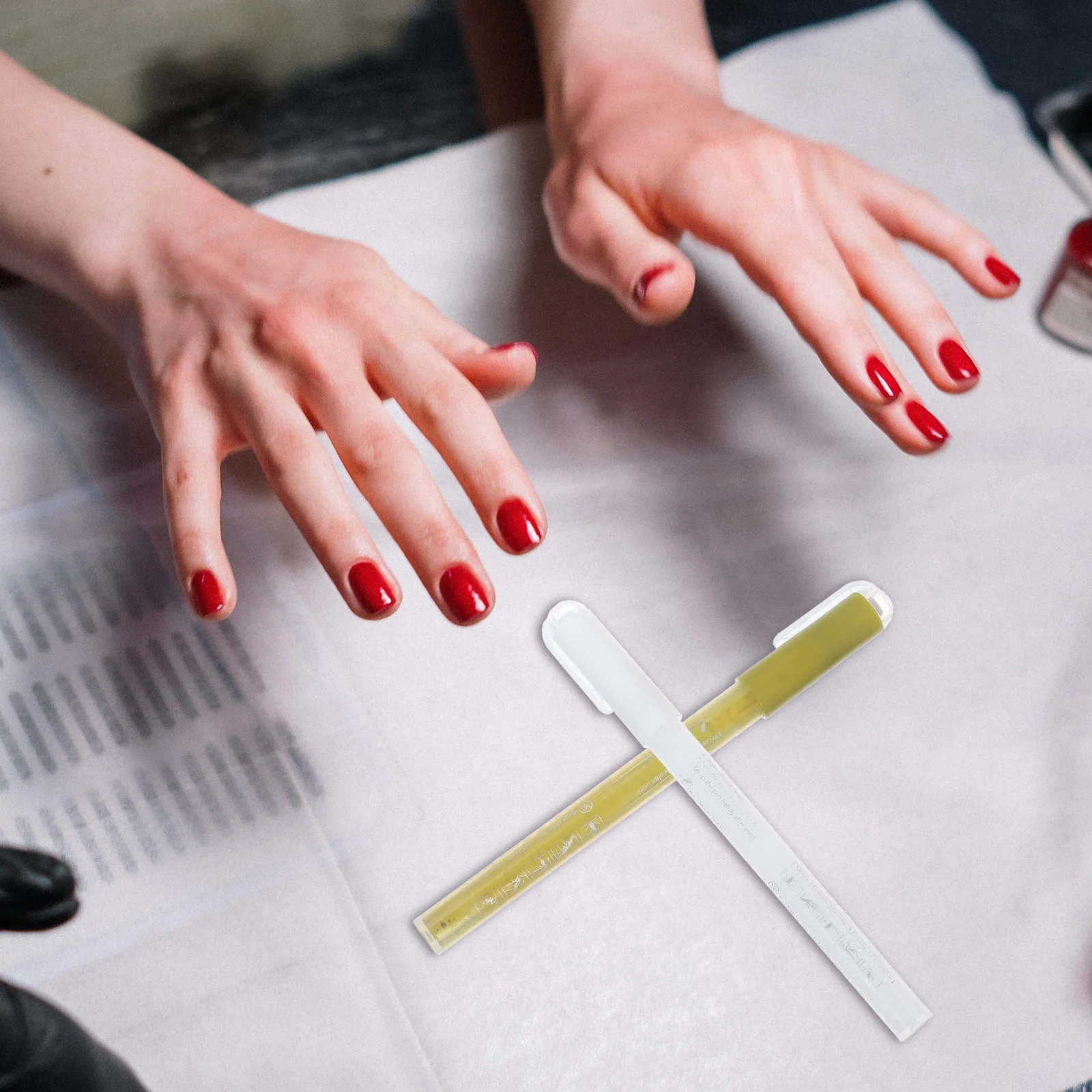 

4pcs Acrylic Paint Marker Nail Art Pen Lightweight Smooth Drawing DIY Tools Decor Pens For Girls Manicure Use At Home Salon