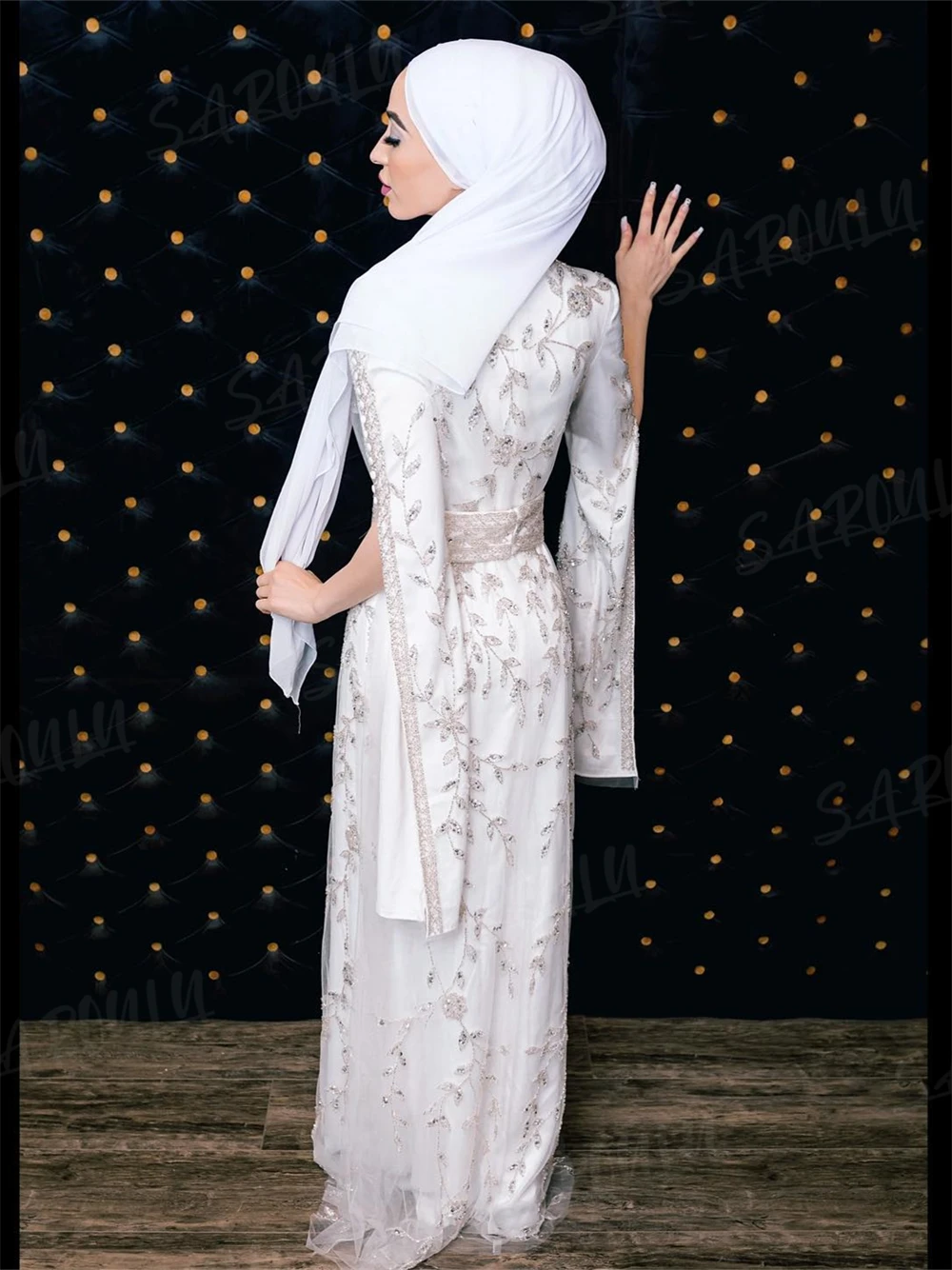 Abiti da ballo lunghi musulmani bianchi con foglia abito da sposa arabo Appliqued elegante abito da sera a maniche lunghe con scollo a O per le donne