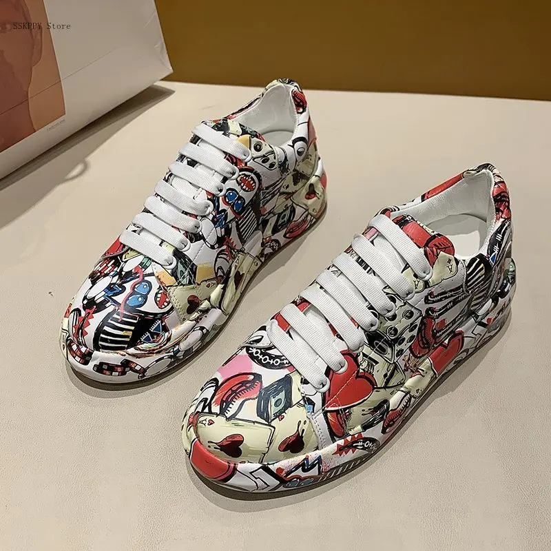 Spring and Summer New Style Hand-painted Graffiti Shoes Female White Shoes Leather Thick-soled Fashion Shoes Female Sports Shoes