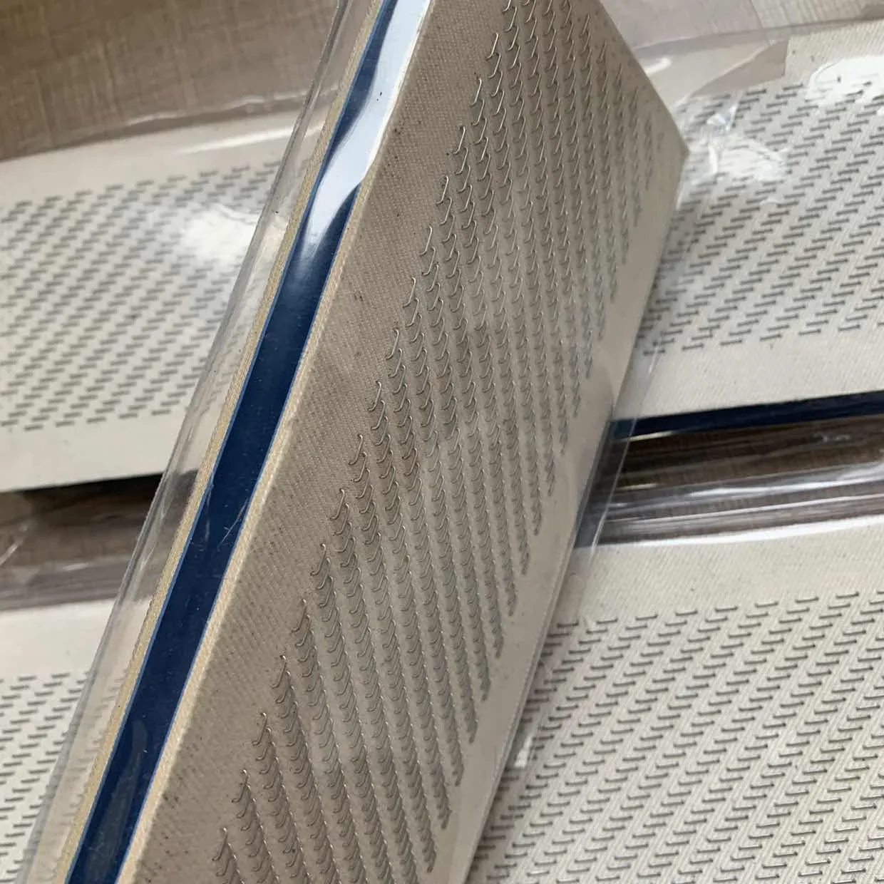 الجملة 1 قطعة حصيرة رسم الشعر وحامل لصنع شعر مستعار 24x9 سنتيمتر مع إبرة لبطاقات الرسم