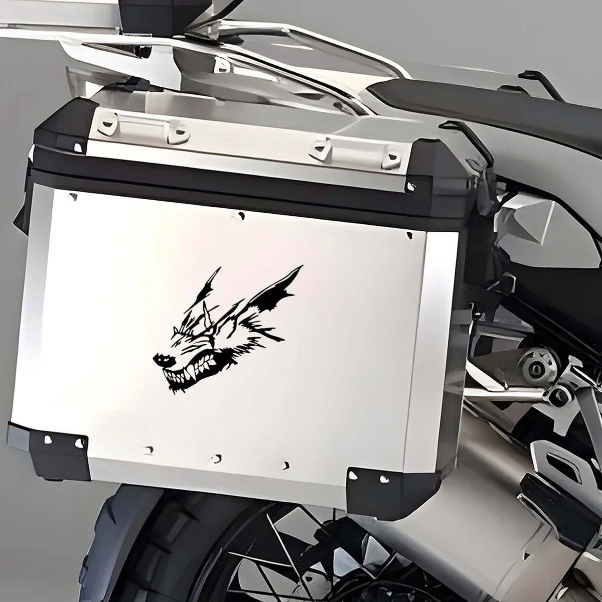 2pcs Fierce Wolf Car Sticker Waterproof Vinyl Decal Motorcycle Helmet Fuel Tank Windshield Auto Exterior Styling Accessories