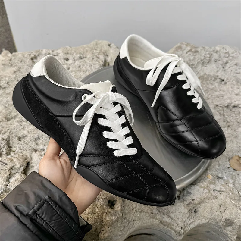 Retro Sport Casual Shoes Men Sneakers New Style Slanting Lacing Versatile Football Flat Bottom Thin Bottom Dequn Shoes Flats