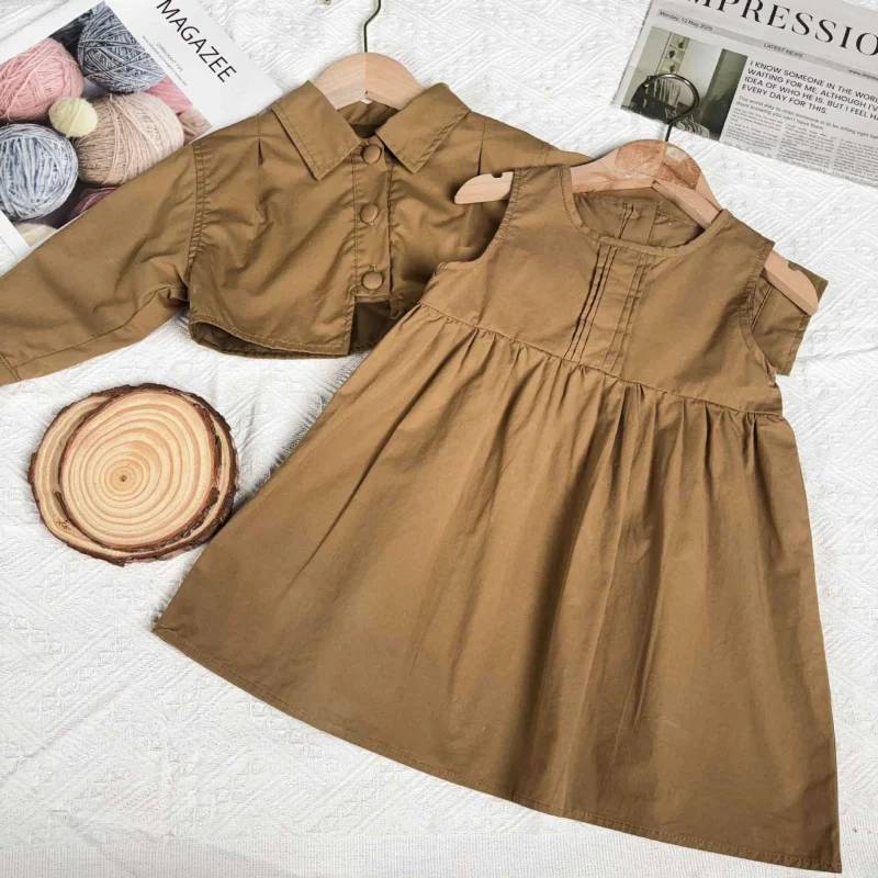 

A.Girls Autumn Clothing New Khaki Fashionable Long Sleeve Jacket Vest Skirt Two-piece Set