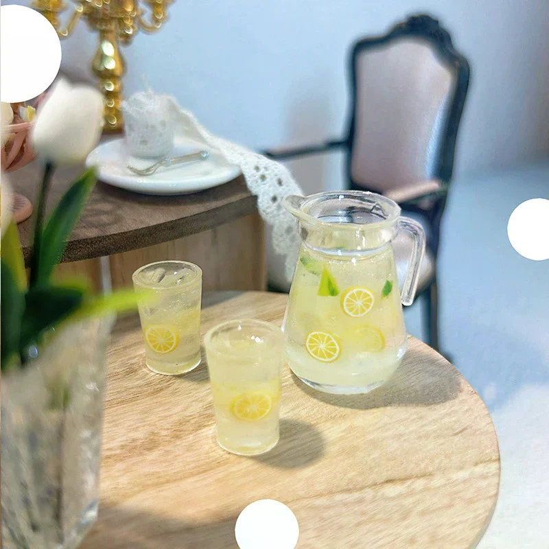 Juego de jugo de limón para casa de muñecas en miniatura a escala 1:12 con jarra y taza, modelo de juguete para decoración y juego de cocina de muñecas
