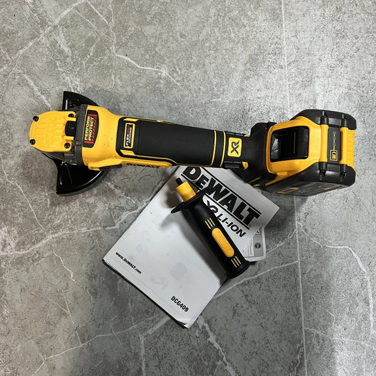 NEW DeWalt DCG409N 18v 125mm XR FlexVolt Advantage High Power Grinder Includes 9.0AH lithium battery