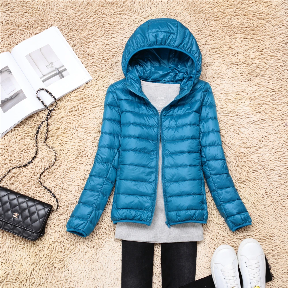 Lightweight hooded puffer jacket for women