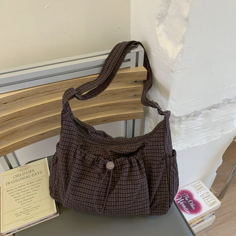 Koreanische Nylon Schulter Tasche Mode Einfache Plaid Zipper Tote Tasche Kordelzug Plissee Wolke Tasche Neue Pendler Umhängetasche Umhängetasche – Detail 12