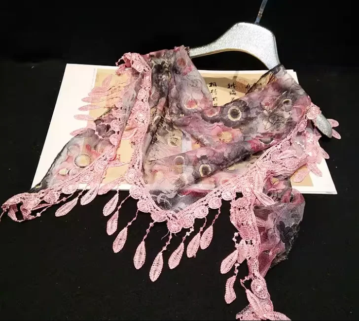 

Шаль в китайском этническом стиле Синьцзянский платок Цветной треугольный шарф с кисточками