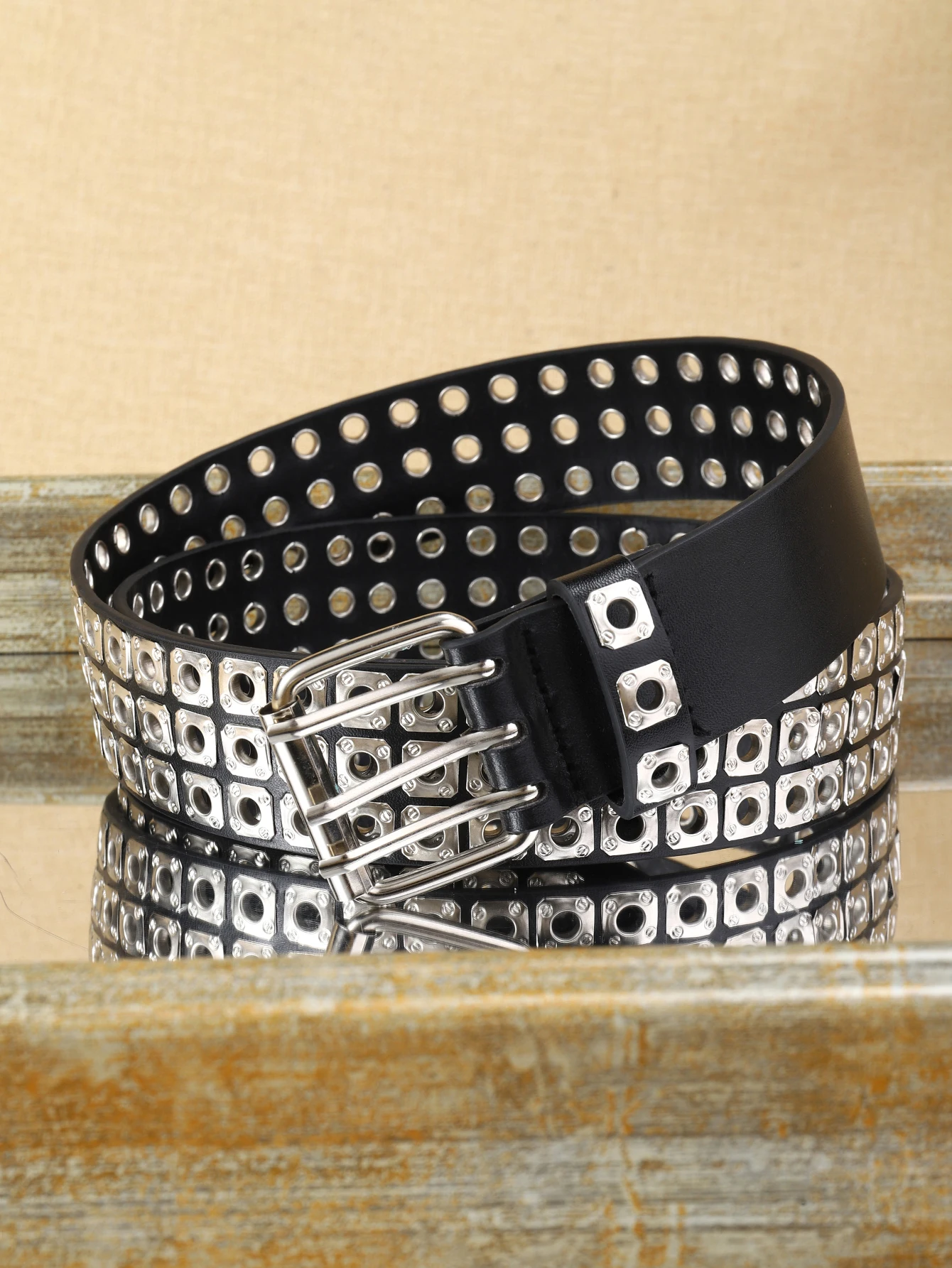 قطعة واحدة من حزام الموضة النسائي البسيط والمتعدد الاستخدامات مع نسيج معدني من البولي يوريثان، إكسسوار خصر عصري وشعبي، حزام يجب اقتناؤه لعيد الشكر