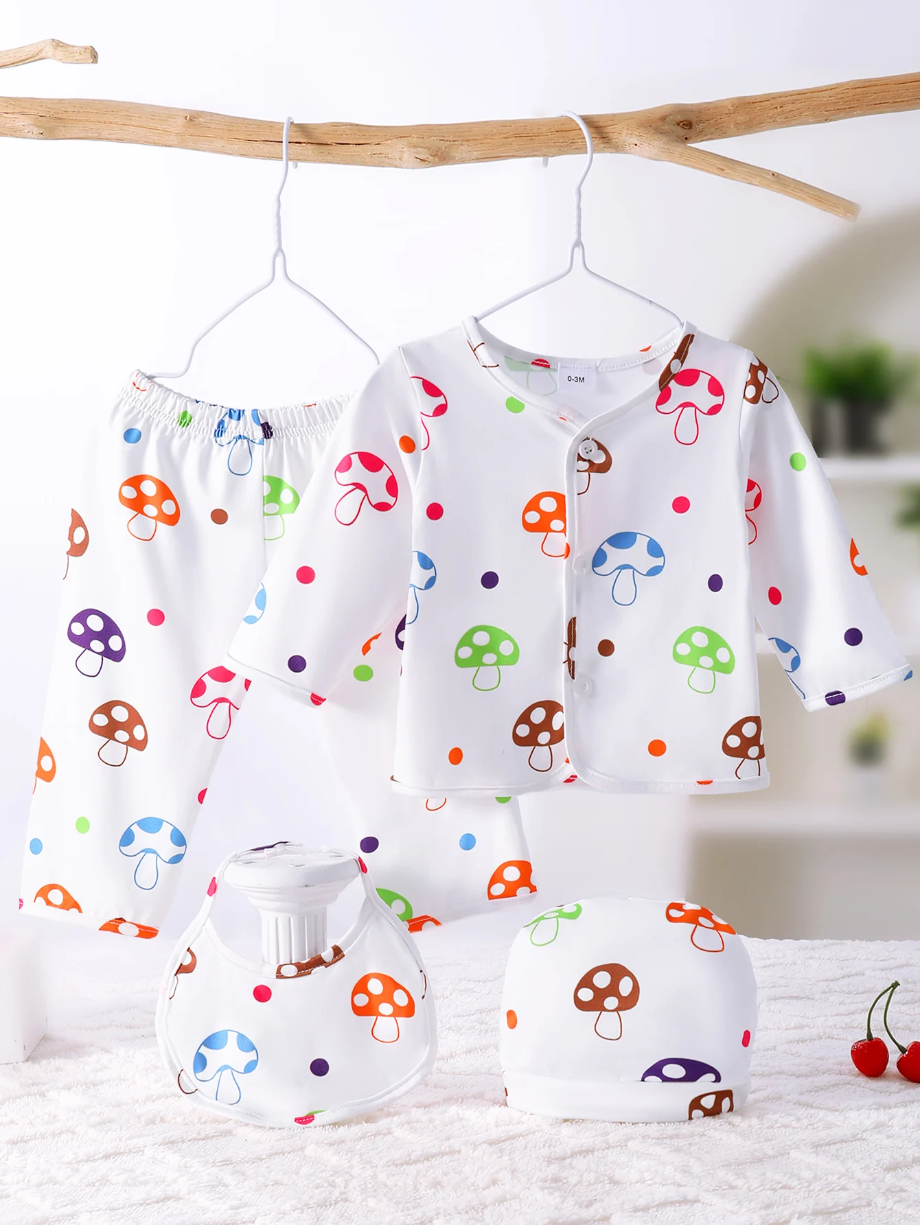 Newborn Four-Piece Baby Clothing Set, Cute Colorful Mushroom Print Long-Sleeve Cardigan Top + Long Pants, Hat, and Bib 4-Piece Set, Suitable for Male and Female Babies, Perfect for Full-Month Gifts