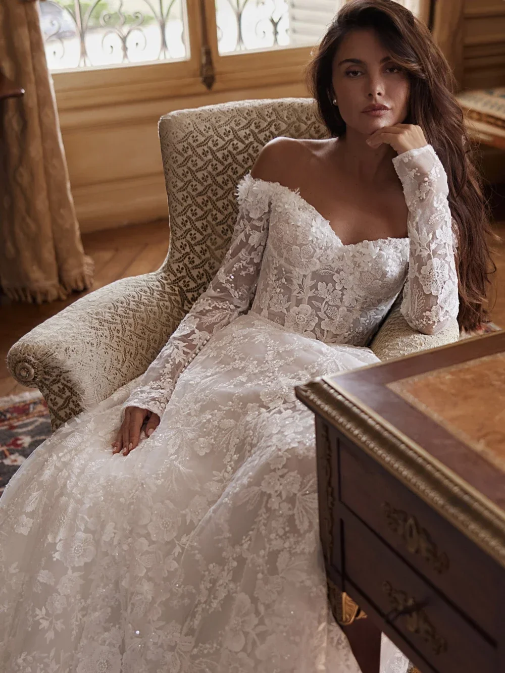 فساتين زفاف VeraNova الفاخرة المخصصة، دانتيل لامع مزين برقبة على شكل قلب، فستان زفاف بدون أكتاف للعروس