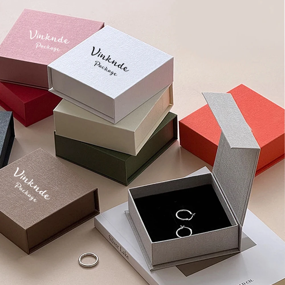 

10/20/50/100Pcs Beige Magnet Jewelry Packaging Box Custom Logo 10x10x3.5cm Keychain Rings Earrings Necklace Bracelet Gift Boxes