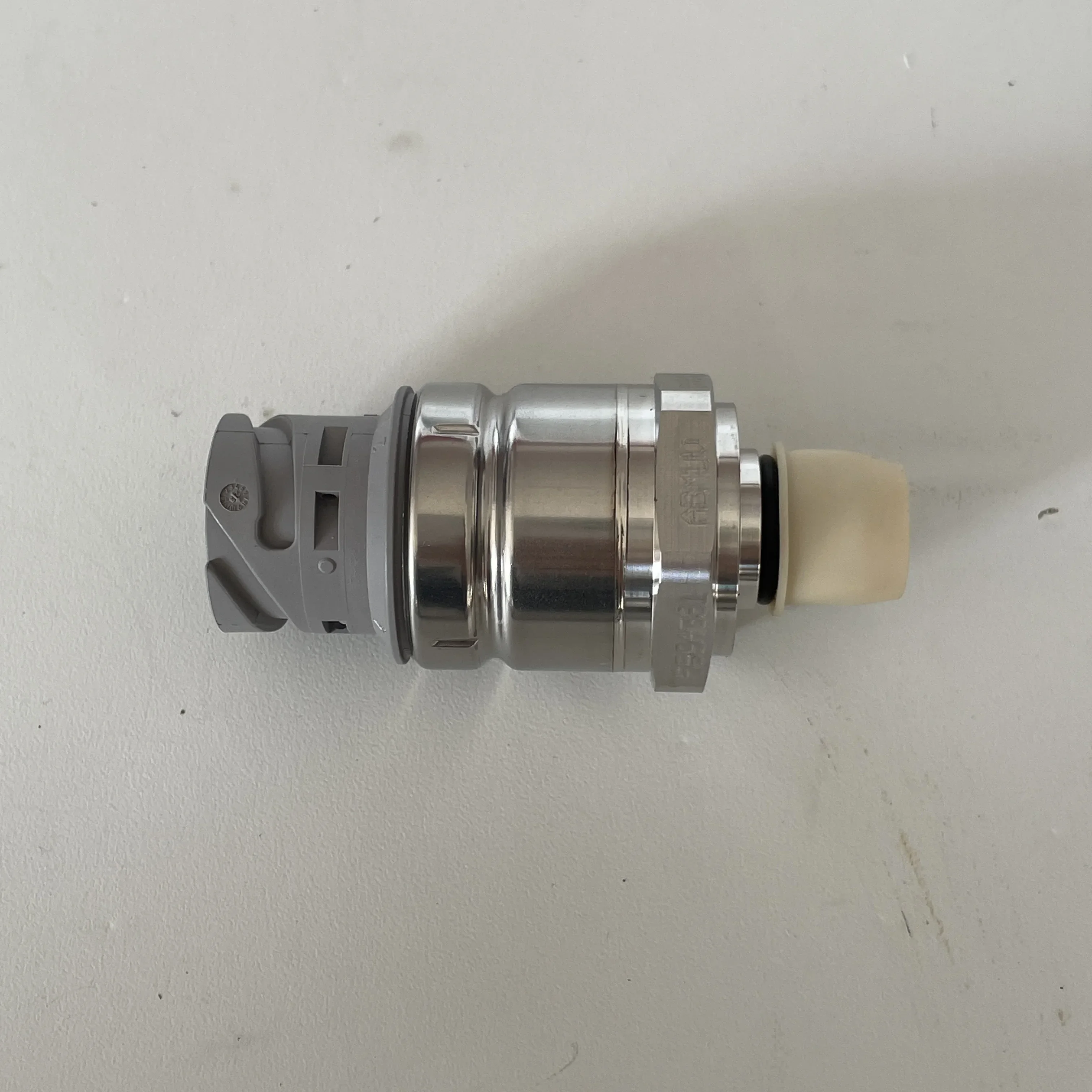 Cummins QSK19 engine parts cummins pressure sensor 5594381 for cummins truck parts