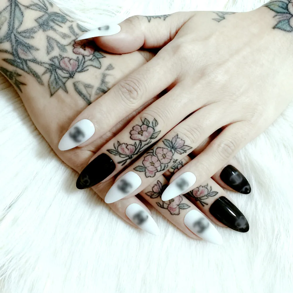 

Acrylic Short Stiletto Fake Nail With Glue White Black Press On False Nails Tips For Woman DIY Finger Manicure Accessory