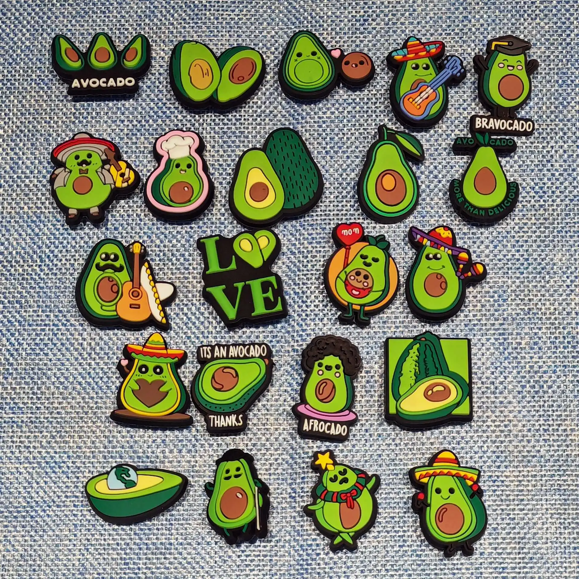 1-22Pcs Verde Avocado Frutas Sandálias Sapatos Encantos Estilo Mexicano PVC Tamanho Botão Decorações DIY Crianças Pulseira