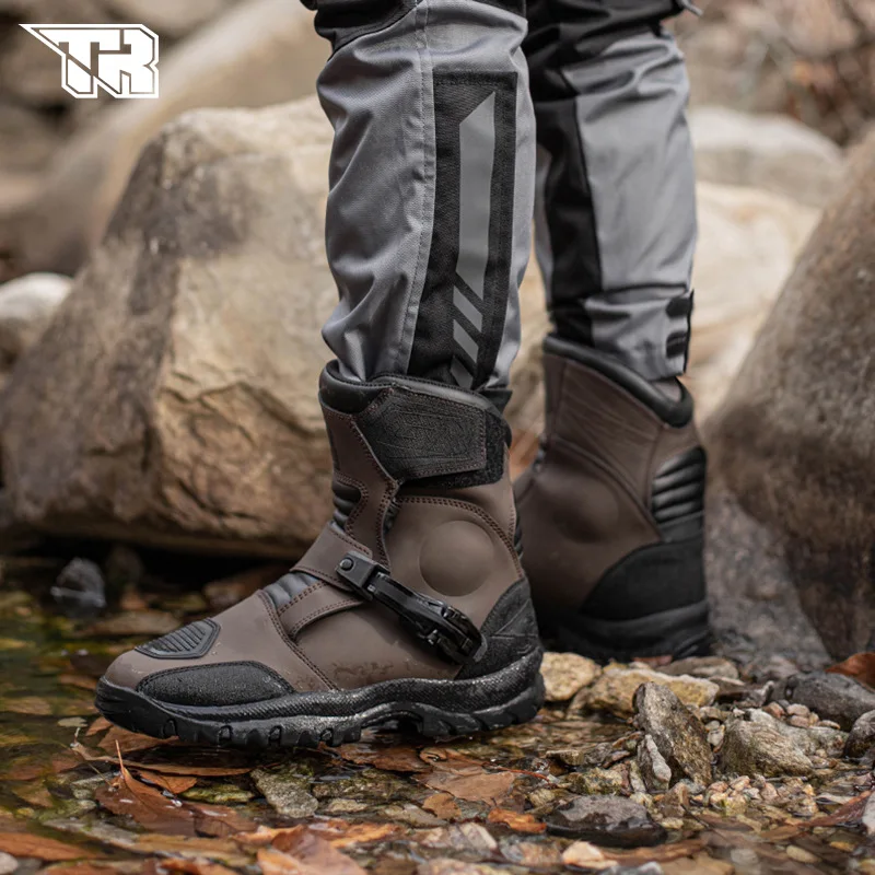 

2PCS Motorcycle Boots Man Waterproof Motorcyclist Shoes Brown Leather Motocross Boots Anti-slip Motorcycle Accessories
