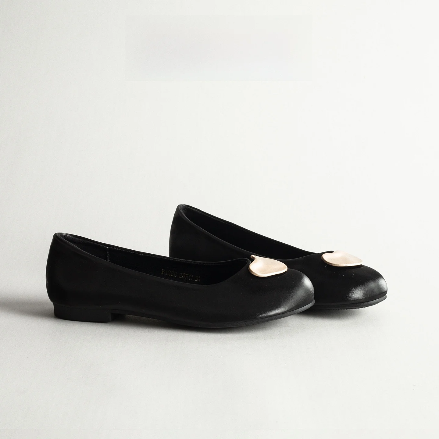 Genuine Leather Ballet Flat Shoes Women's Vintage Love Buckle Slip-On round Toe Flat Heel All-Match Commuting Skirt Mary Janes