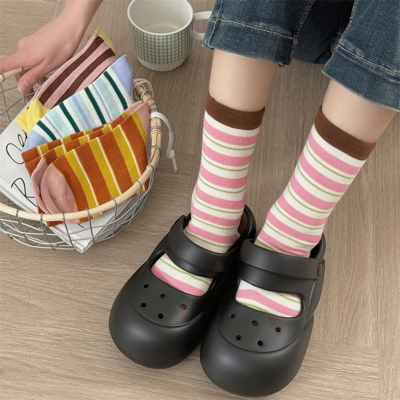 

Trends Woman Socks Mixed-Color Retro Casual Femme Striped Socks Absorb Sweat Soft Novelties Crew Socks For Women Japanese Style