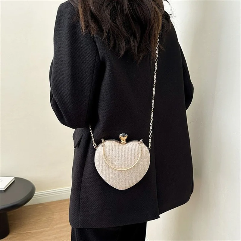 Evening Clutch Bag Women Bag Shiny Handbag Heart Shape Metal Clutches Bag Fashion Chain Shoulder Crossbody Bag Luxury Lady Purse