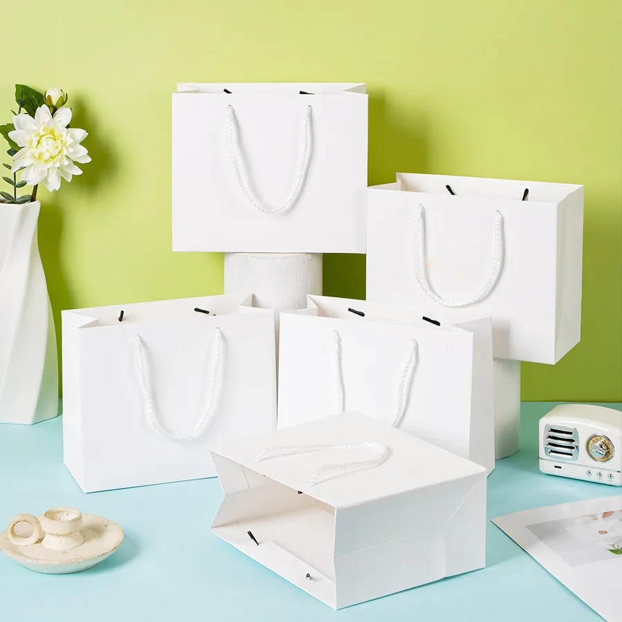 10er-Pack Kraftpapiertüten 22x18x10cm mit Stabilen Griffen, Große Geschenk- und Einkaufstüten für Umweltfreundliche Partys – Detail 3