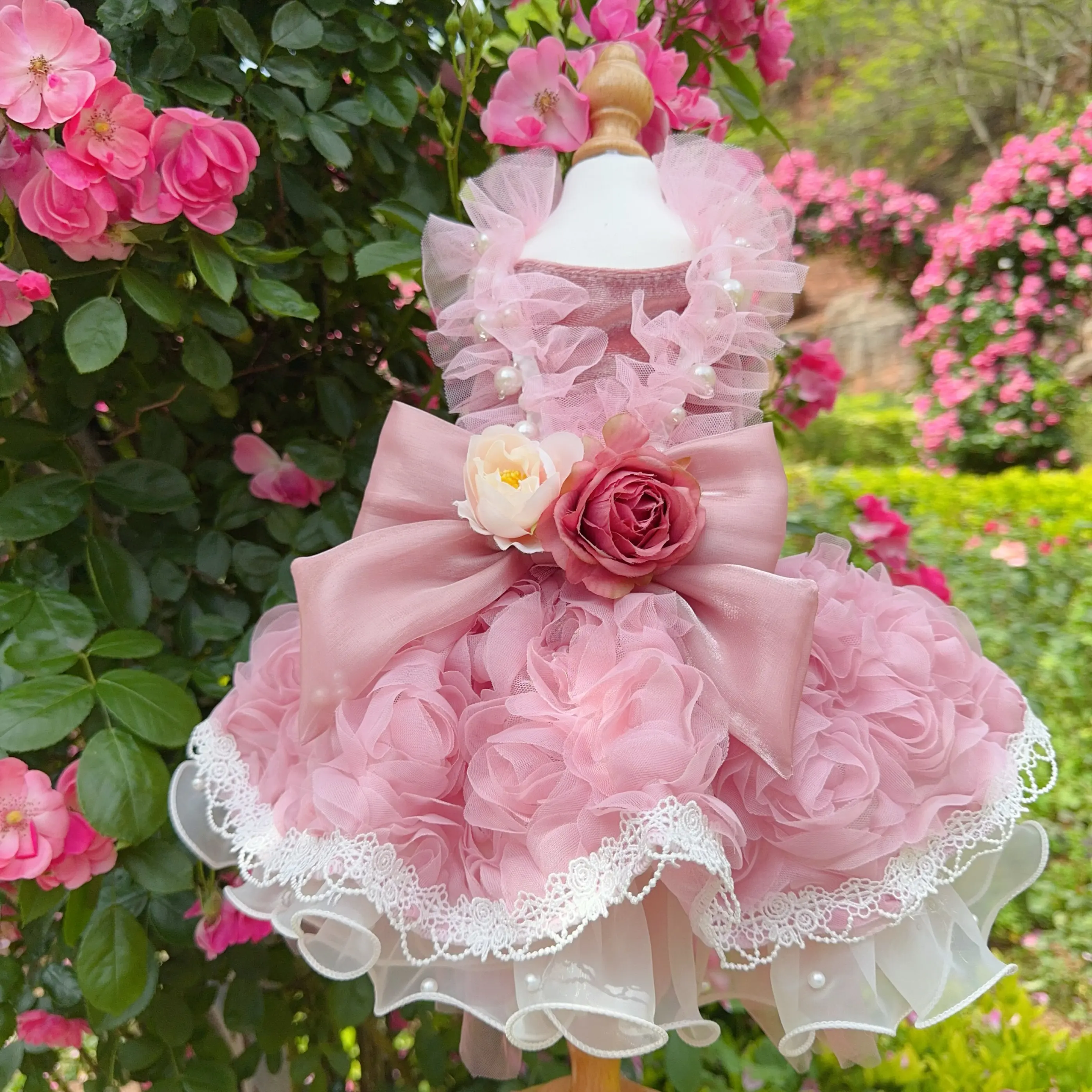 

Luxury Handmade Pet Dog Clothes Pink Apricot Lace Flower Bow High-end Party Long Tail Princess Dress For Small Medium Dog Puppy