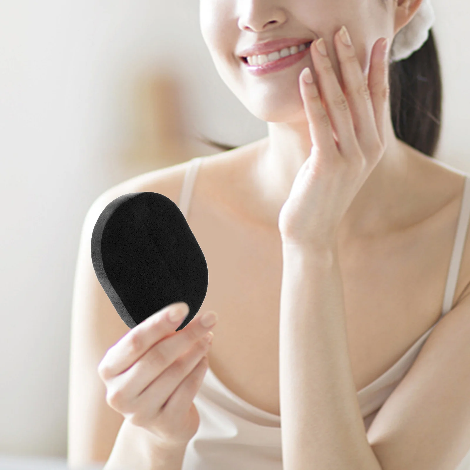 2pcs Black Facial Cleaning Sponge with Bamboo Charcoal for Skin Cleansing Exfoliating face cleaning sponge