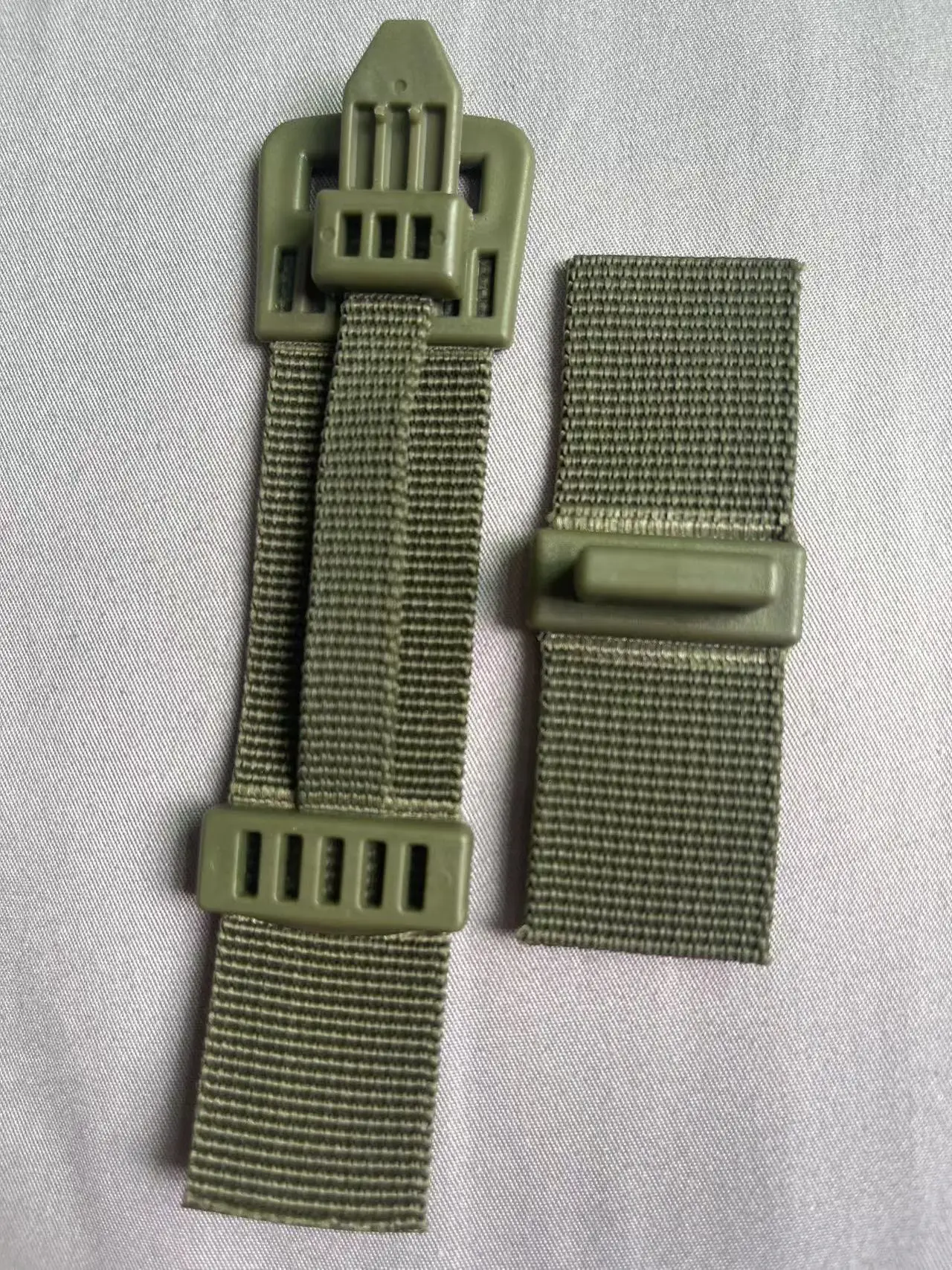 Army green Spanish type buckle1