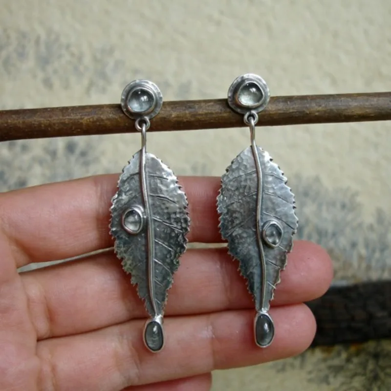 Creative Vintage Leaf Earrings for Women Designer Textured Earrings Blue Gray Rhinestone Earrings Party Jewelry Accessories