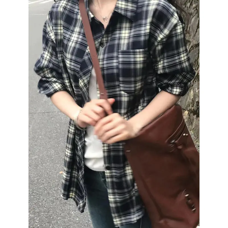 Camisa holgada estilo Retro de Hong Kong con cuello, manga larga, cuello POLO a rayas/a cuadros, ropa de abrigo de longitud media para desplazamientos