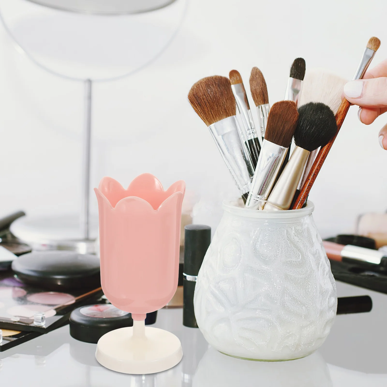 

Adorable Tulip Pen Holder Makeup Brush Organizer Desk Stationery Storage Bucket Office Supplies Pencil Container Flower Desk