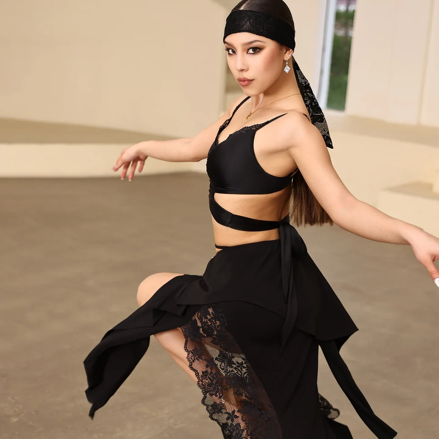 المهنية اللاتينية الرقص الصدرية الأسود بلوزات من الدانتيل النساء الرياضة الرقص الملابس الداخلية رومبا تشا تشا سامبا الرقص ممارسة القمم الكبار BL16155 #3