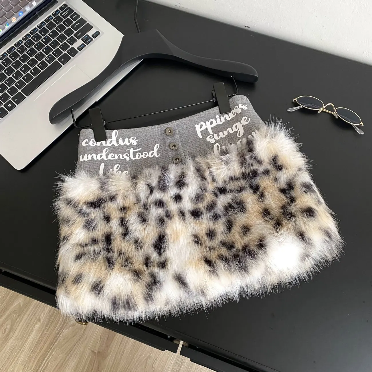 2000s y2k Hot Girl Style Leopard Print Plush Stitching Skirt Women's Autumn and Winter 2026 New Fashion Street Wear Skirt