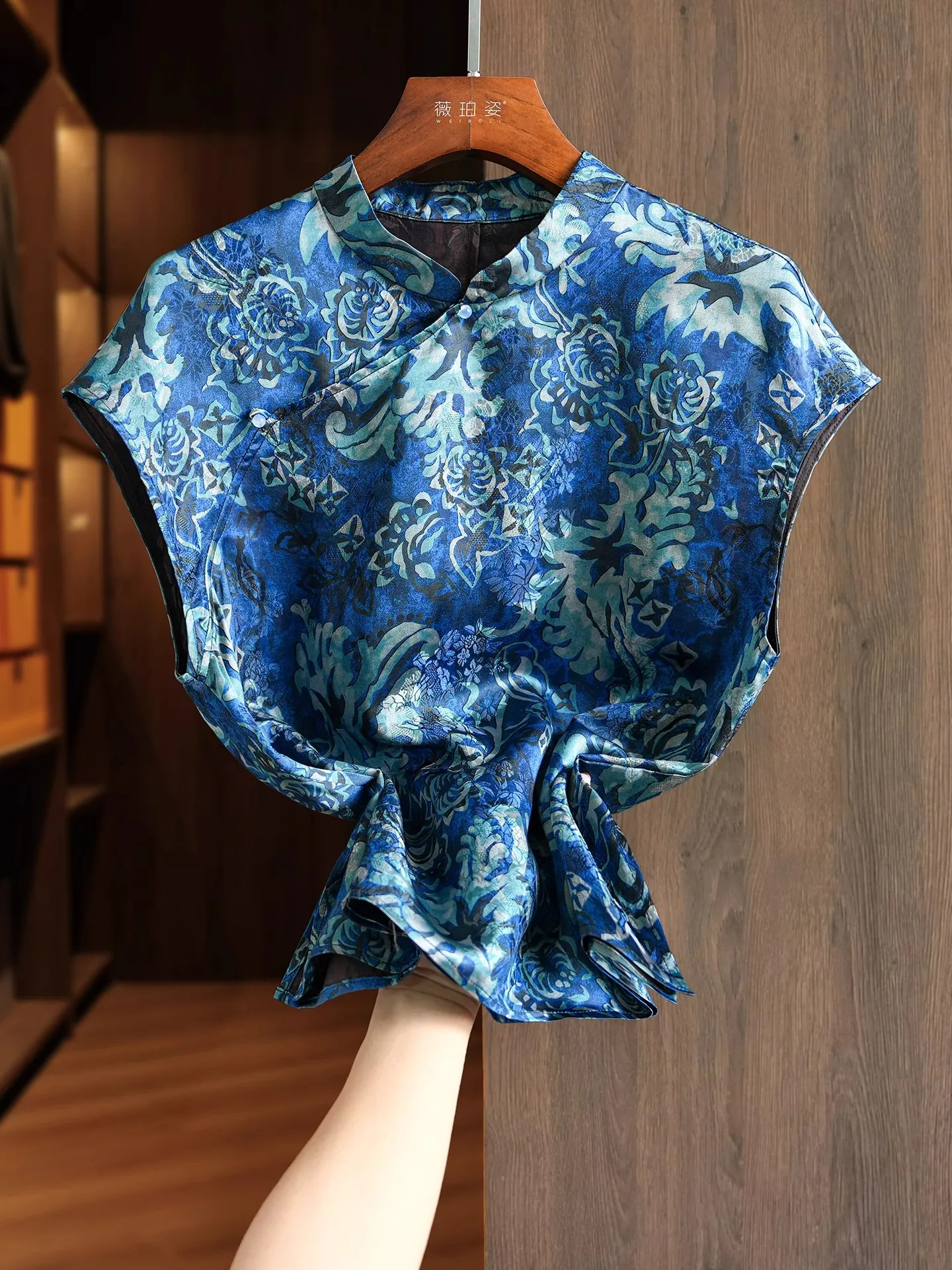 الأزهار المطبوعة الحرير الحرير البلوزات المرأة قصيرة الأكمام فضفاضة قمم خمر النمط الصيني شيونغسام أعلى المتضخم