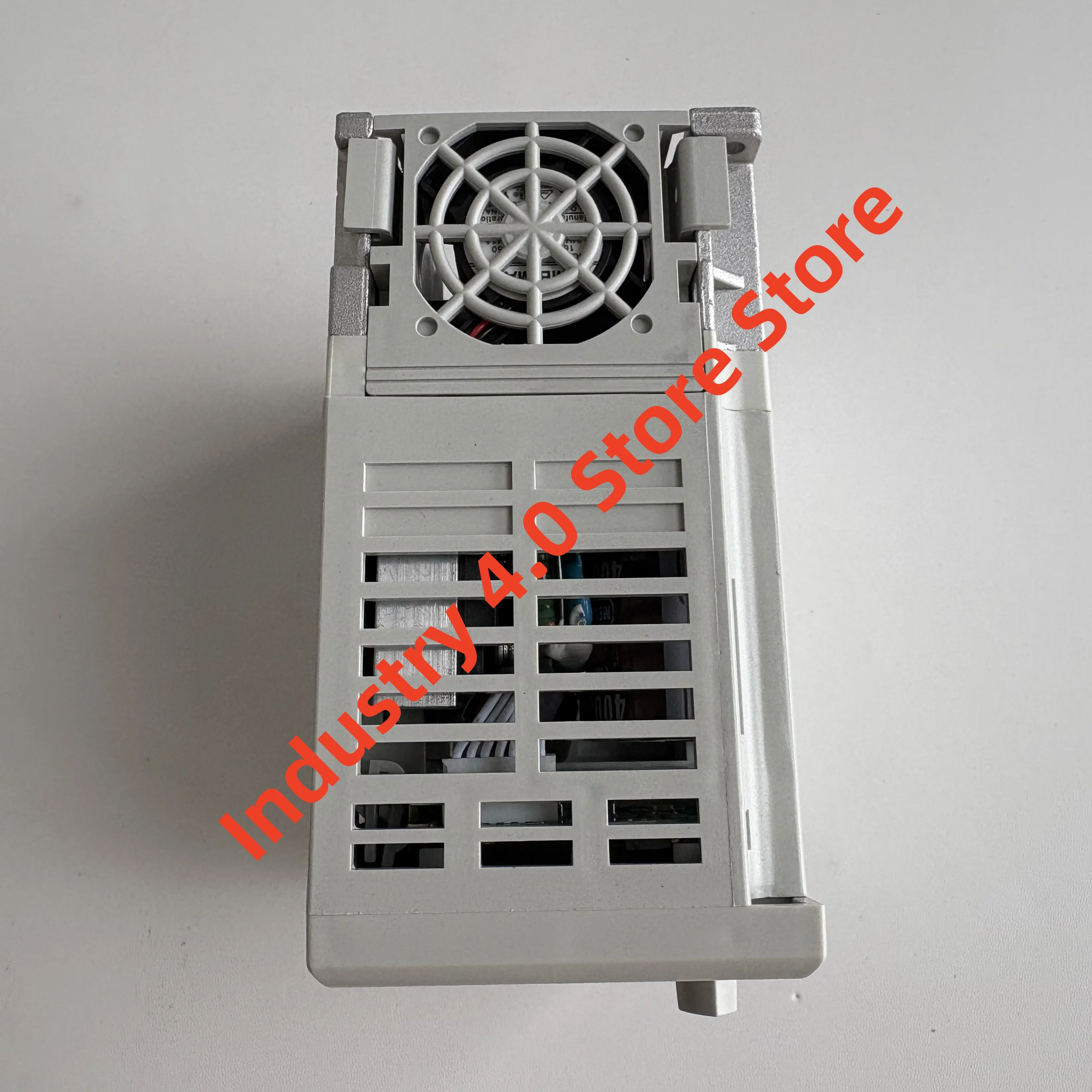 VFD nuovissimo LSLV0004S100-4EONNM