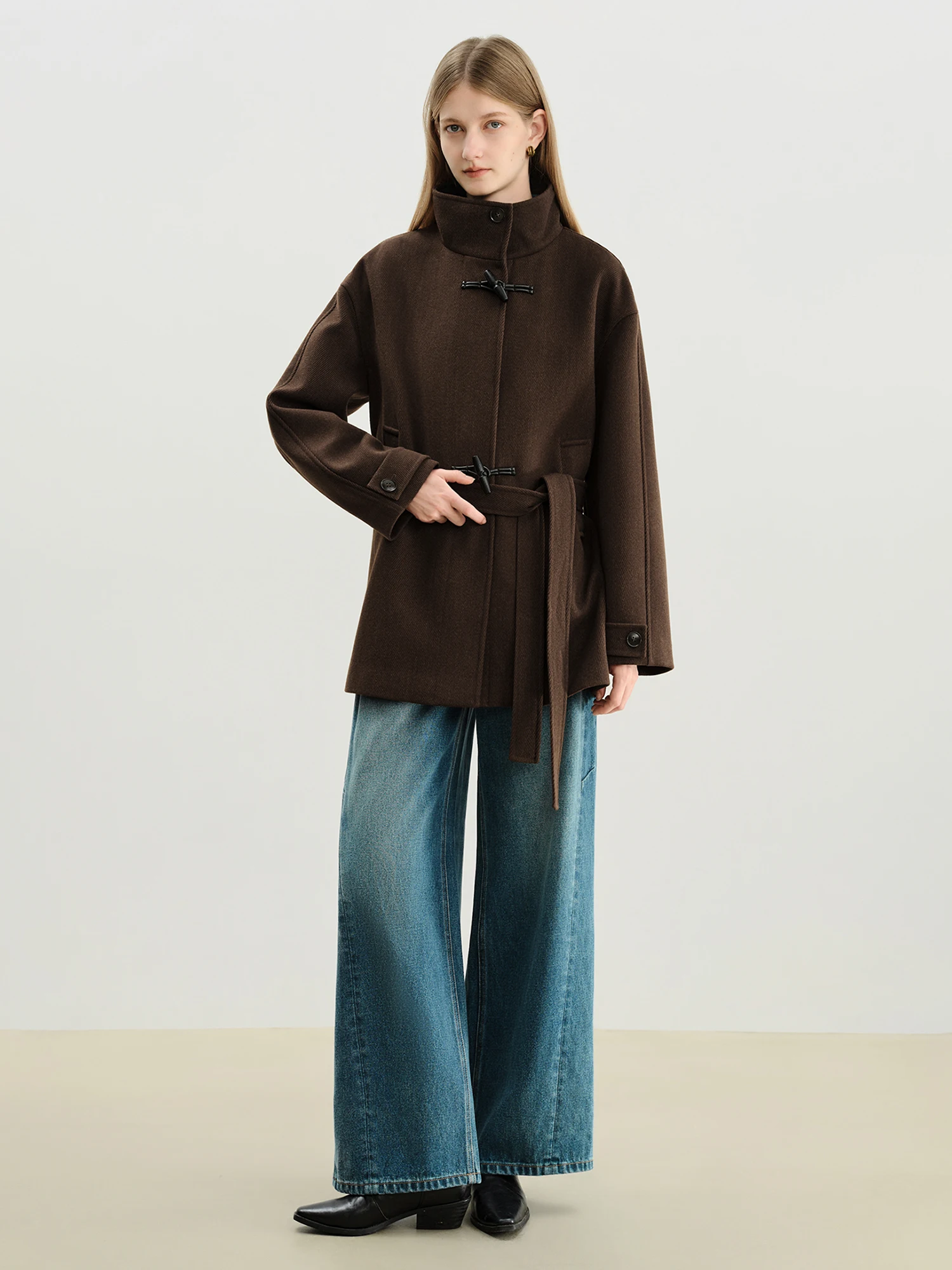 Ziqiao Koreanischer Stil Hornknopfmantel Damenjacken 2025, Winter, neuer Retro-Kurzmantel, lockerer Freizeit-Französischer Stil