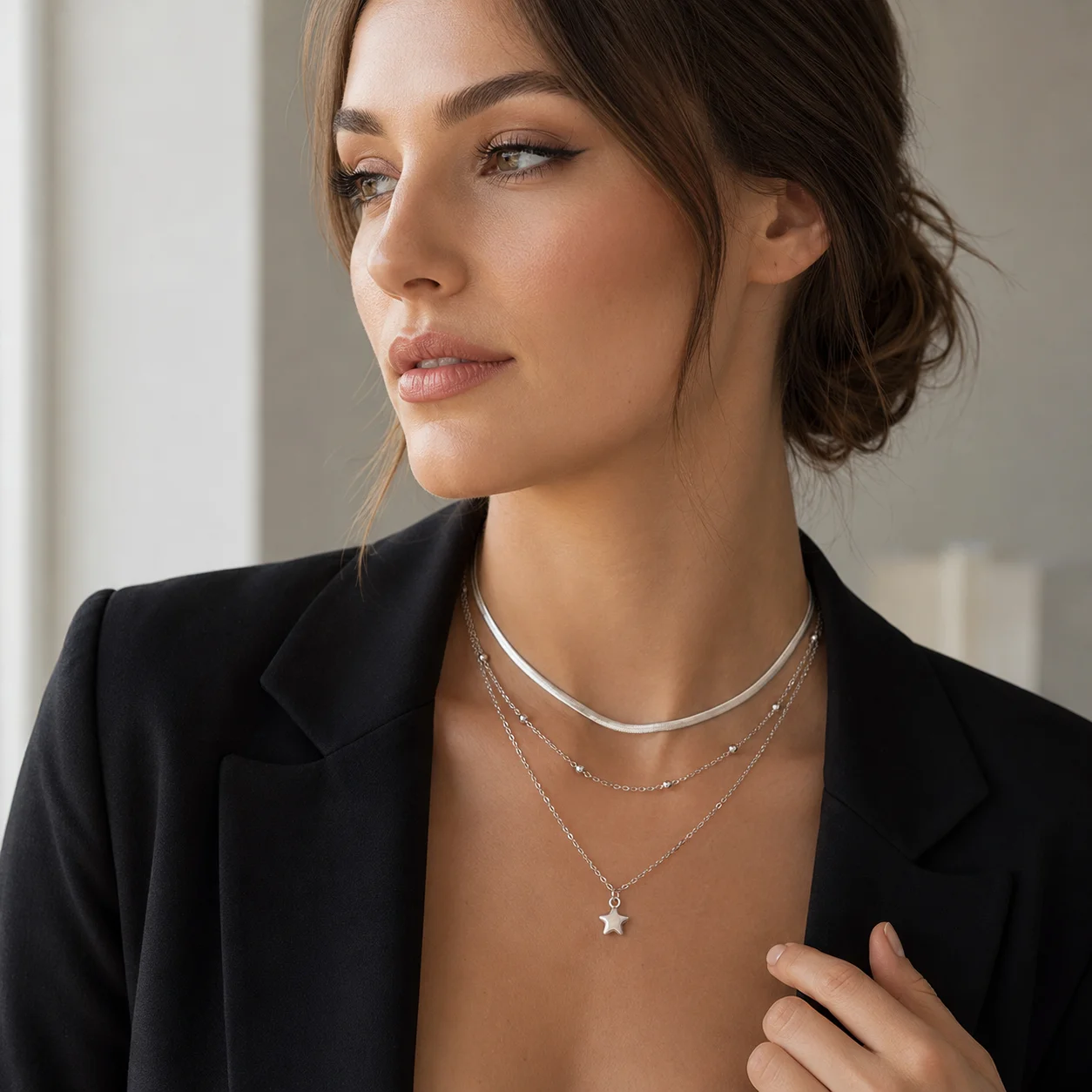 Mit Geschenkbox 3-teiliges versilbertes mehrlagiges Halsketten-Set für Damen, Sternanhänger, Perlenkette, Fischgrät-Choker, trendiges Schmuckgeschenk – Detail 7