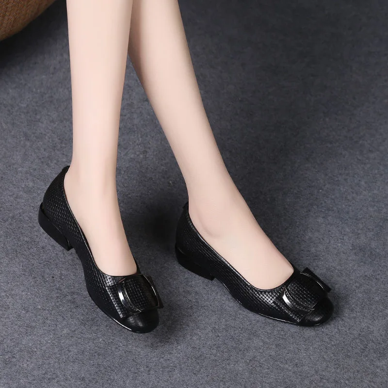 2023 trend New Leather Shoes for Woman Low Heels Office Dress Shoes High Quality Comfortable Summer elegant Ladies Shoes loafers