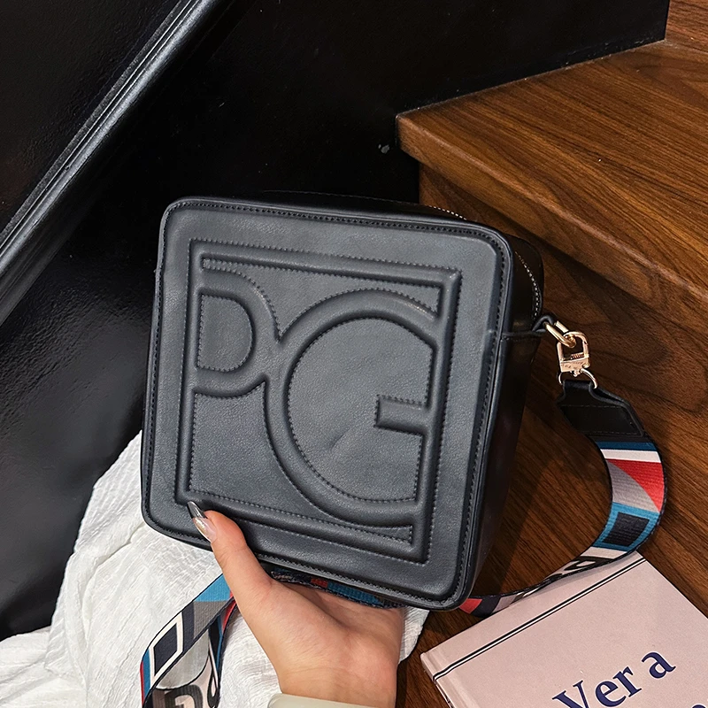 

Stylish Leather Shoulder Bag Women Messenger Design Elegant And Durable By Famous Luxury Brand Popular Classic Handbags