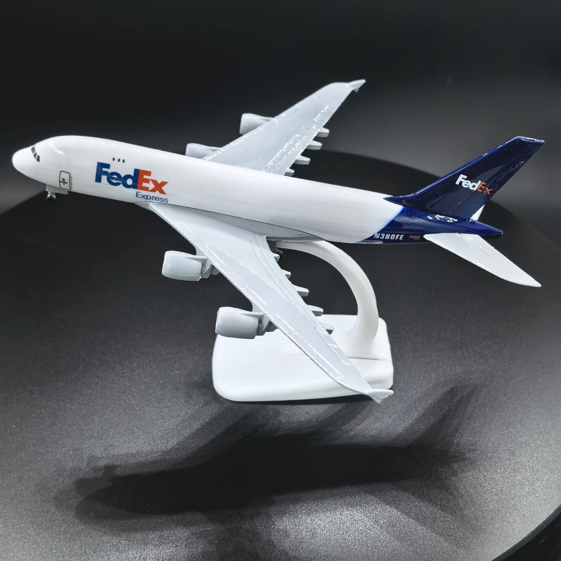 Modèle d'avion A380 Fedex Express à l'échelle 20CM, en métal moulé sous pression, jouets pour garçons, cadeau de collection, avion miniature de collection pour les passionnés d'aviation