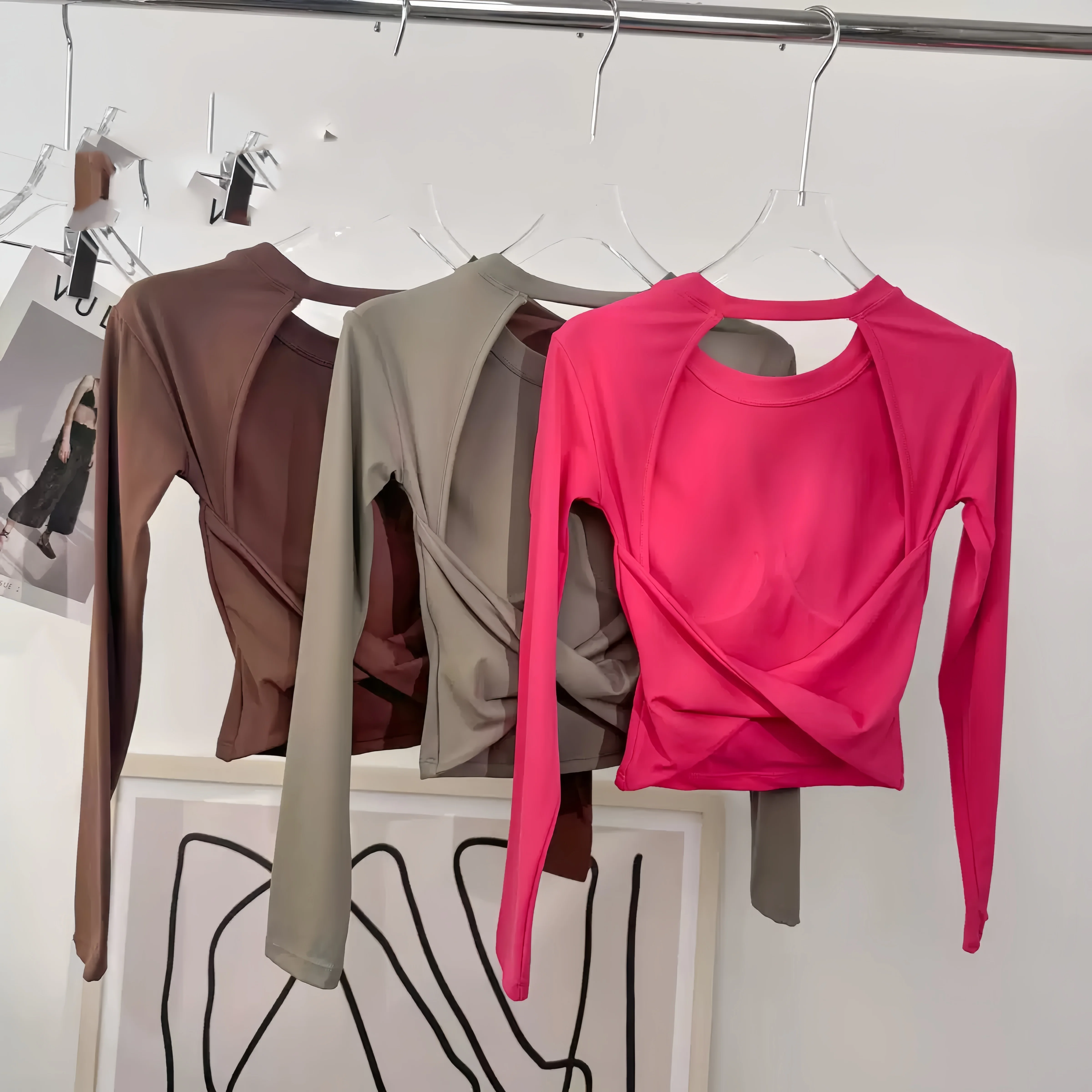 Yoga long-sleeved fixed-style sports bra; sexy backless workout top; short fitness suit for women to wear outside image 4