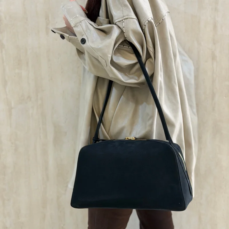 

Ladies' popular new practical space high silk smooth velvet cowhide large sausage bag handbag