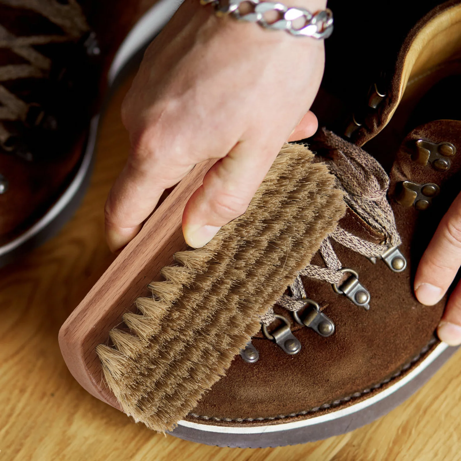 

Hardwood Handle Brush Boot Shine Cleaner Bristle Brush for Vinyl Travel Home Ranch Car Use